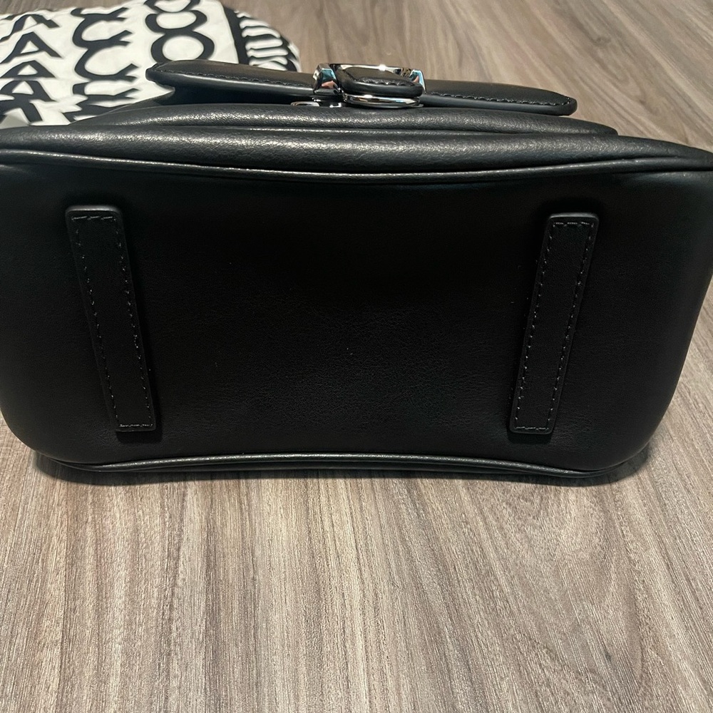 Marc Jacobs Black Leather Shoulder Bag - Picture 8 of 10